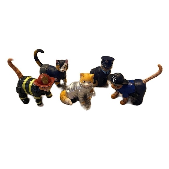 "Furr-ever Firefighter" Cat Figurine Collection Hamilton Collection Astronaut - Picture 1 of 9